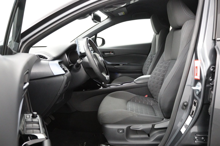 Toyota C-HR - 2.0 Hybrid Dynamic 17
