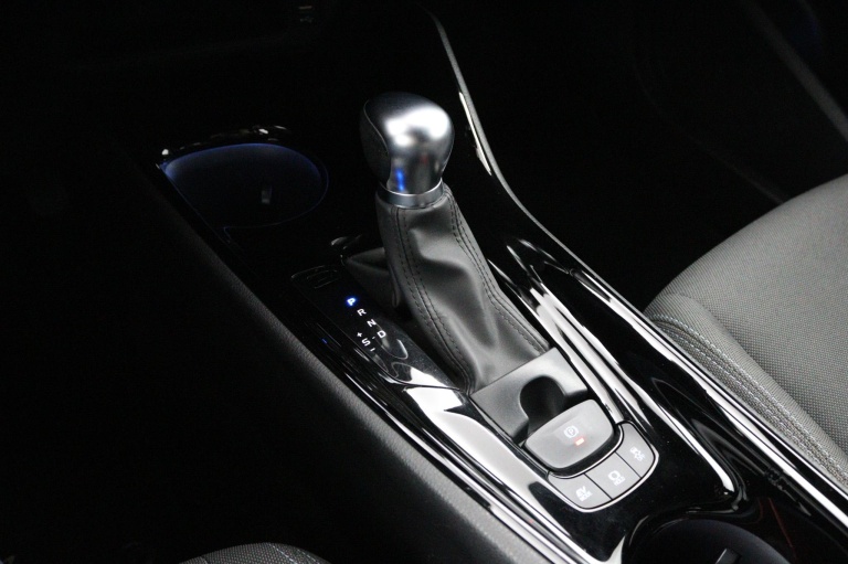 Toyota C-HR - 2.0 Hybrid Dynamic 26