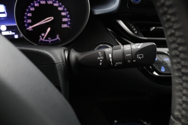 Toyota C-HR - 2.0 Hybrid Dynamic 30