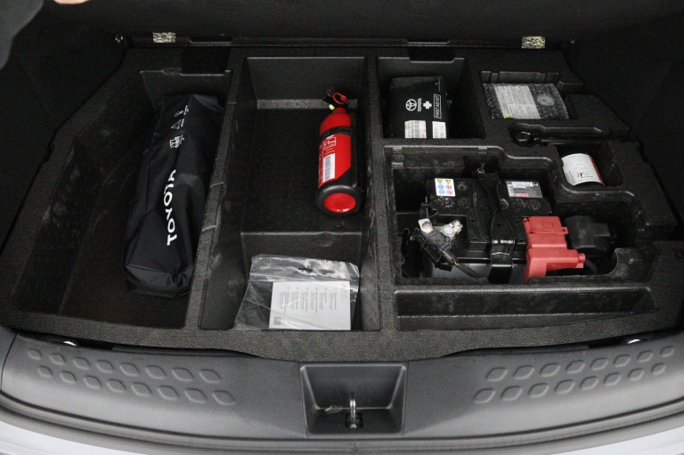 Toyota C-HR - 2.0 Hybrid Dynamic 32
