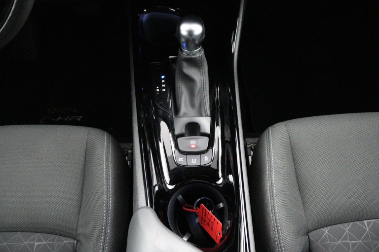 Toyota C-HR - 2.0 Hybrid Dynamic 42