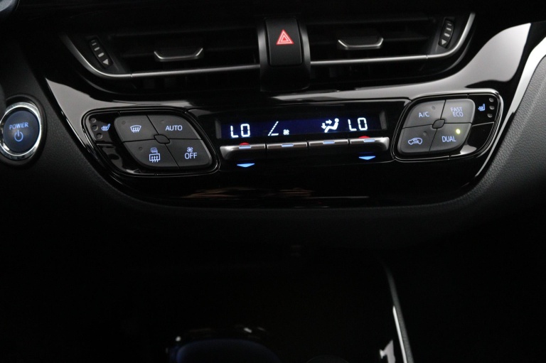 Toyota C-HR - 2.0 Hybrid Dynamic 7