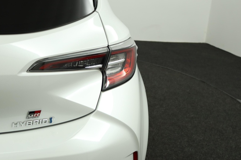 Toyota Corolla - 1.8 Hybrid GR-Sport 37