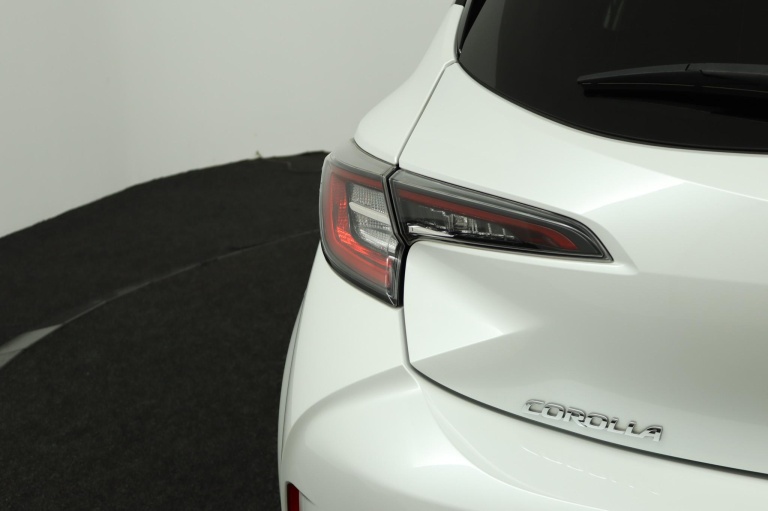 Toyota Corolla - 1.8 Hybrid GR-Sport 38