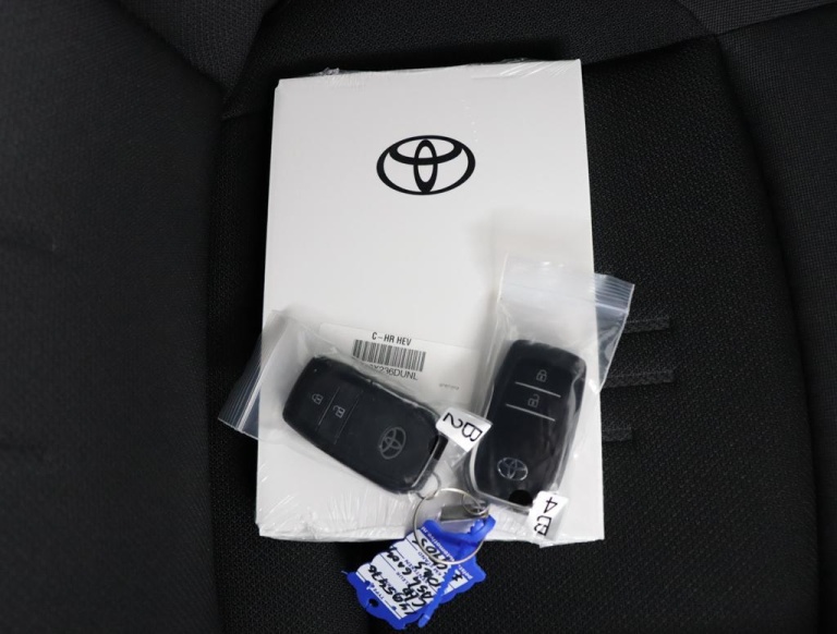 Toyota C-HR - 1.8 Hybrid 140 Dynamic 11