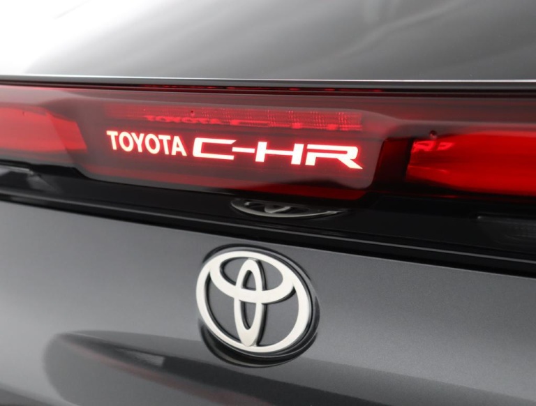 Toyota C-HR - 1.8 Hybrid 140 Dynamic 42