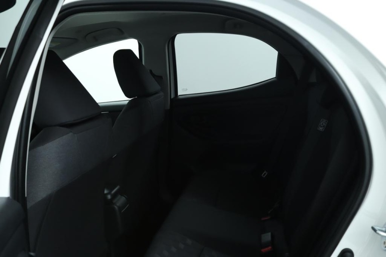 Toyota Yaris - 1.5 Hybrid 115 Dynamic 17