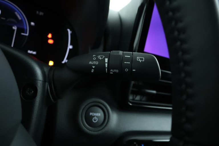 Toyota Yaris - 1.5 Hybrid 115 Dynamic 28