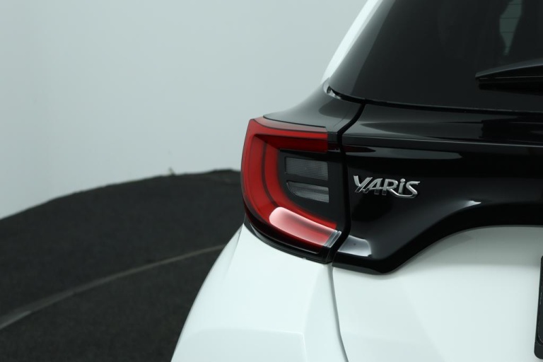 Toyota Yaris - 1.5 Hybrid 115 Dynamic 34