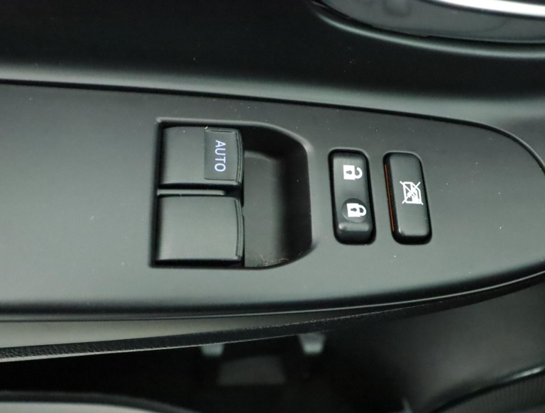 Toyota Yaris - 1.5 Hybrid Design Sport 29