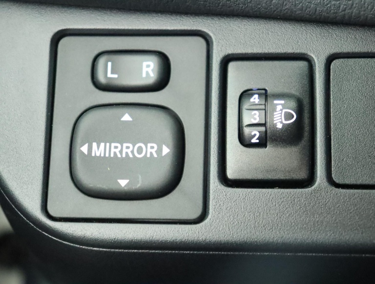 Toyota Yaris - 1.5 Hybrid Design Sport 30