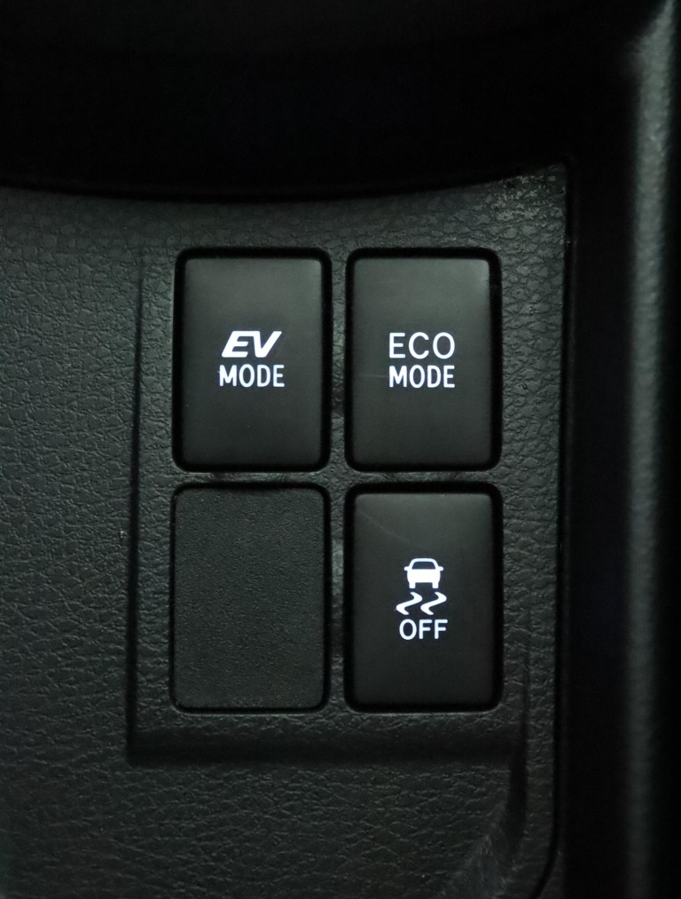 Toyota Yaris - 1.5 Hybrid Design Sport 64