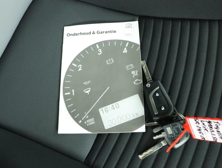 Toyota Yaris - 1.5 Hybrid Design Sport 9