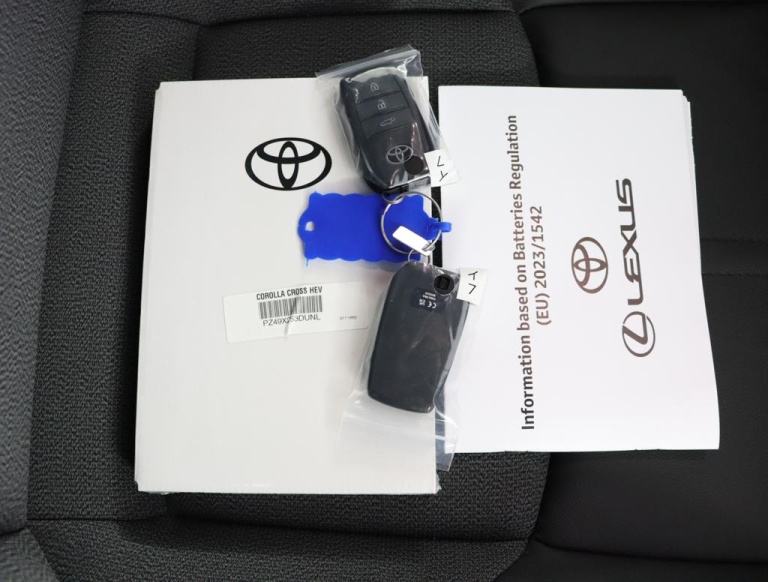 Toyota Corolla Cross - Hybrid 200 Style 9