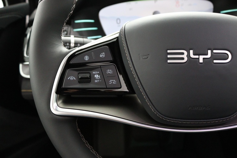 BYD TANG - Flagship 108.8 kWh 17
