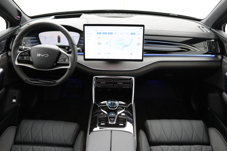 BYD TANG - Flagship 108.8 kWh 4
