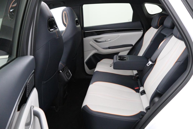 BYD SEAL U - Comfort 72 kWh 16