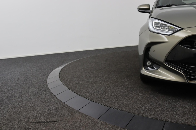 Toyota Yaris - 1.5 Hybrid 130 Executive 37