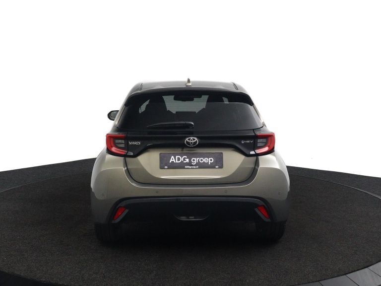 Toyota Yaris - 1.5 Hybrid 130 Executive 8