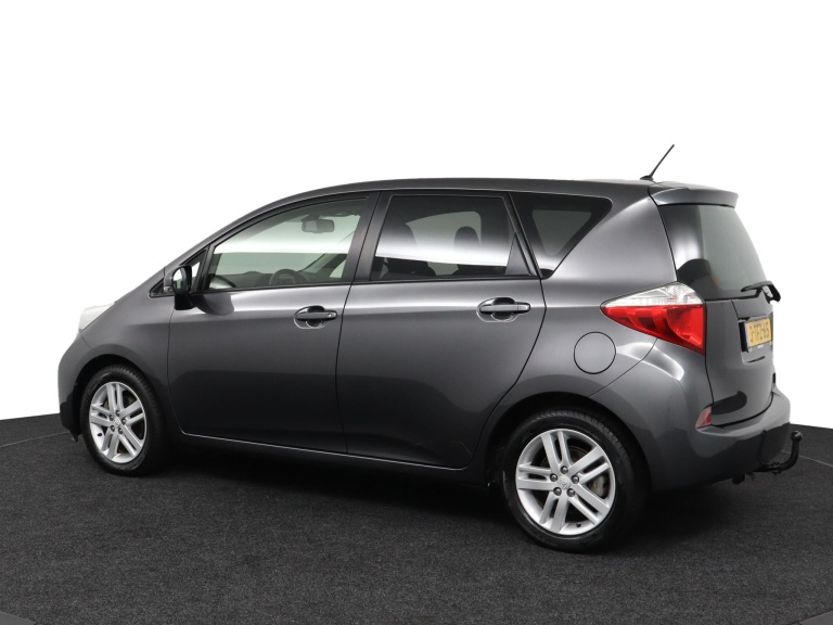 Toyota Verso-S - 1.3 VVT-i Dynamic 11