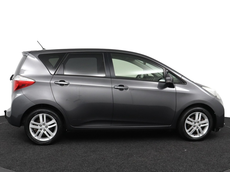 Toyota Verso-S - 1.3 VVT-i Dynamic 12