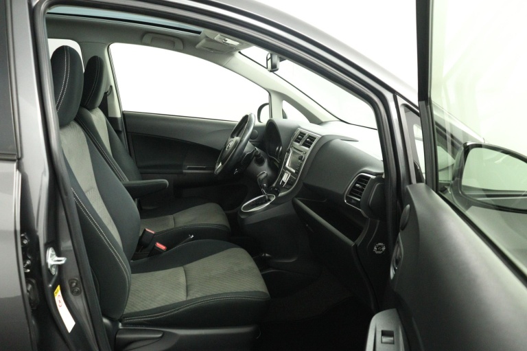 Toyota Verso-S - 1.3 VVT-i Dynamic 19