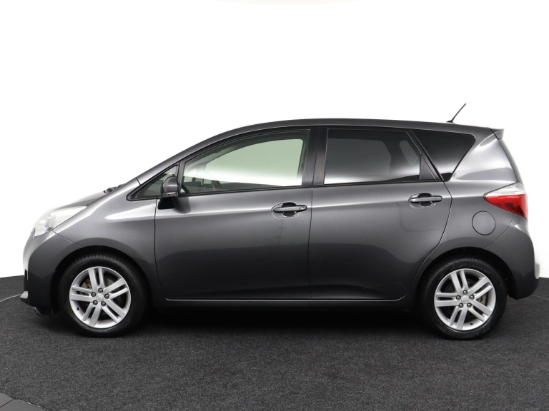 Toyota Verso-S - 1.3 VVT-i Dynamic 3