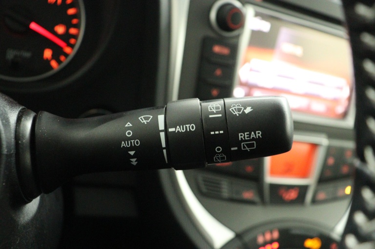 Toyota Verso-S - 1.3 VVT-i Dynamic 31
