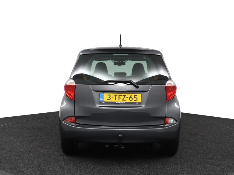 Toyota Verso-S - 1.3 VVT-i Dynamic 42