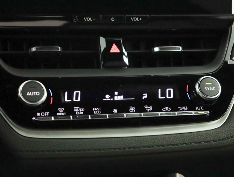 Toyota Corolla Cross - Hybrid 200 Style 7