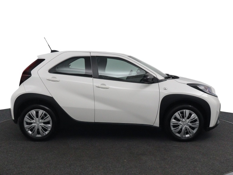 Toyota Aygo X - 1.0 VVT-i MT Play 6