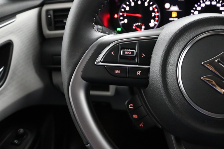 Suzuki Swift - 1.2 Style Smart Hybrid 21