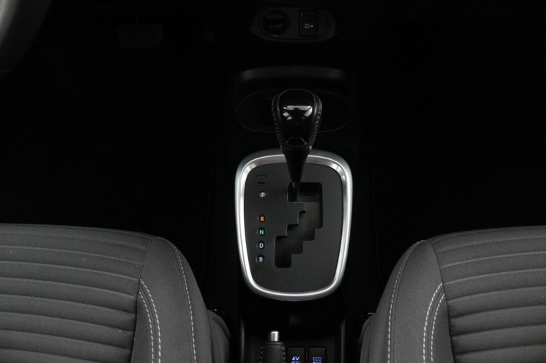 Toyota Yaris - 1.5 Hybrid Bi-Tone 24