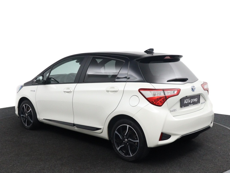Toyota Yaris - 1.5 Hybrid Bi-Tone 4