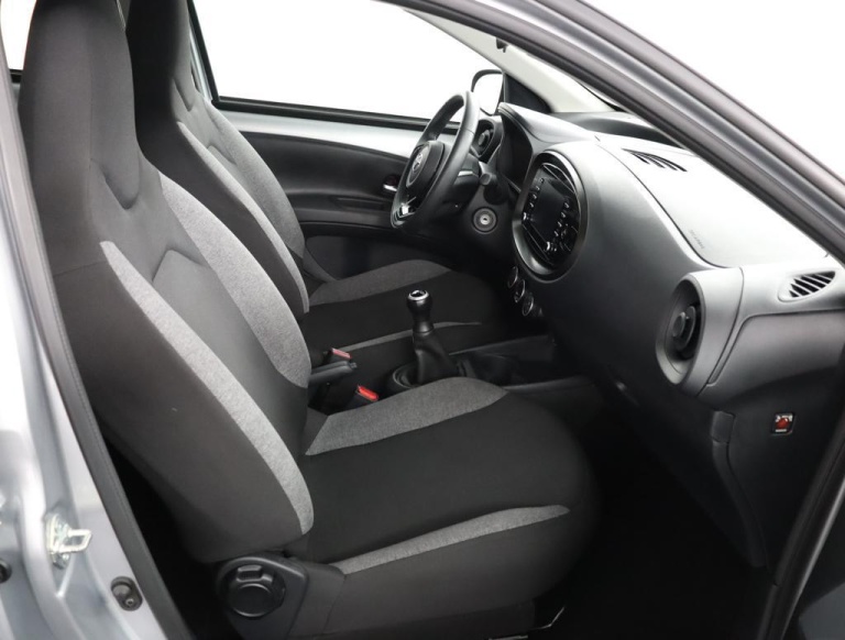 Toyota Aygo X - 1.0 VVT-i MT Play 11