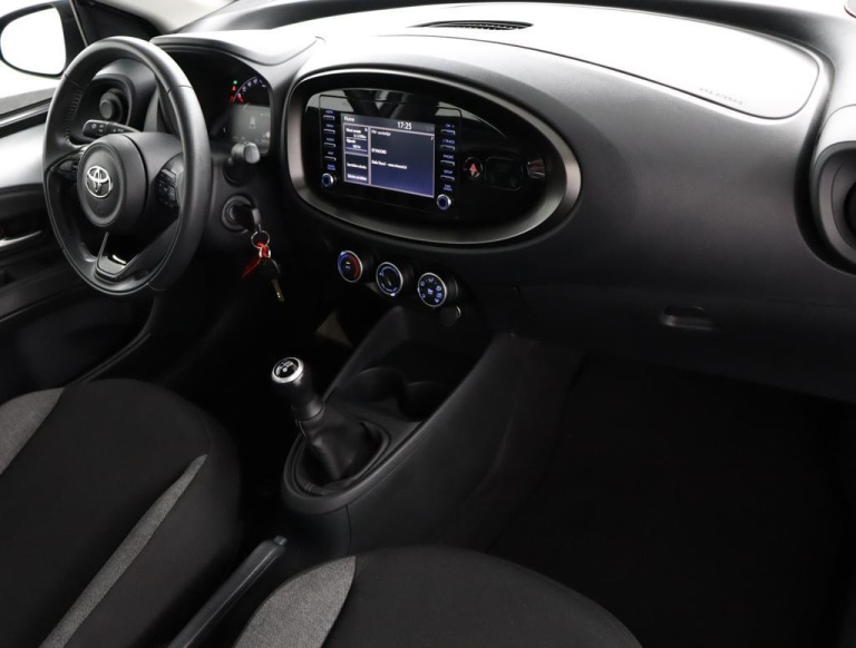 Toyota Aygo X - 1.0 VVT-i MT Play 13