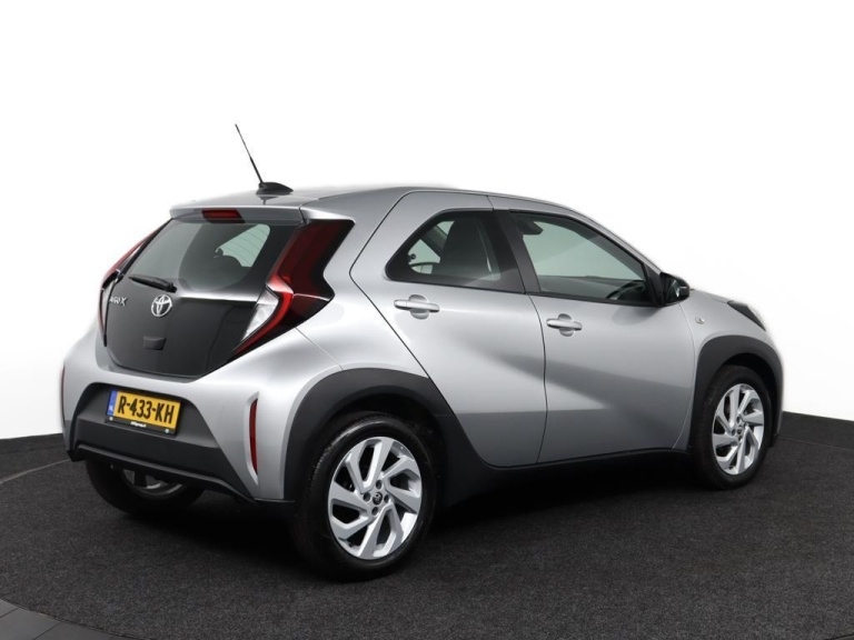 Toyota Aygo X - 1.0 VVT-i MT Play 2