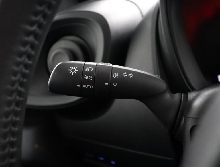 Toyota Aygo X - 1.0 VVT-i MT Play 22