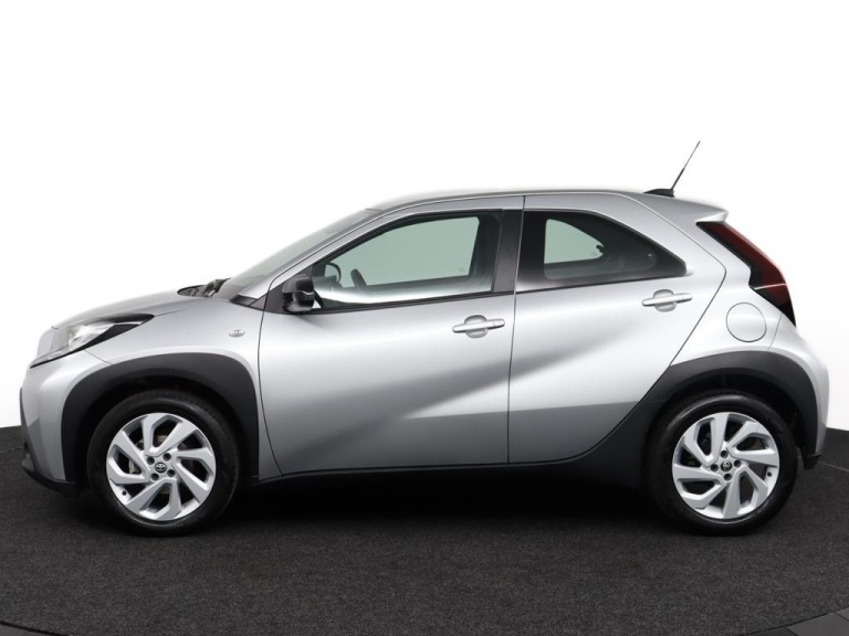 Toyota Aygo X - 1.0 VVT-i MT Play 5