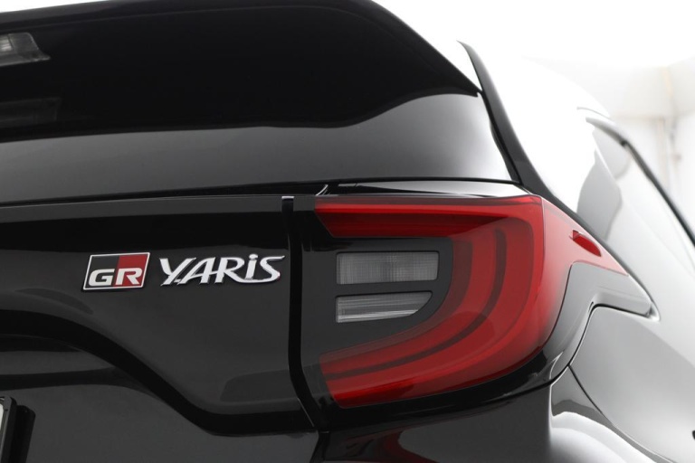 Toyota Yaris - 1.6 GR Premium 10