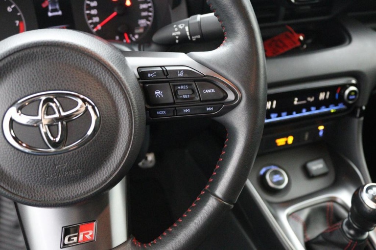 Toyota Yaris - 1.6 GR Premium 25