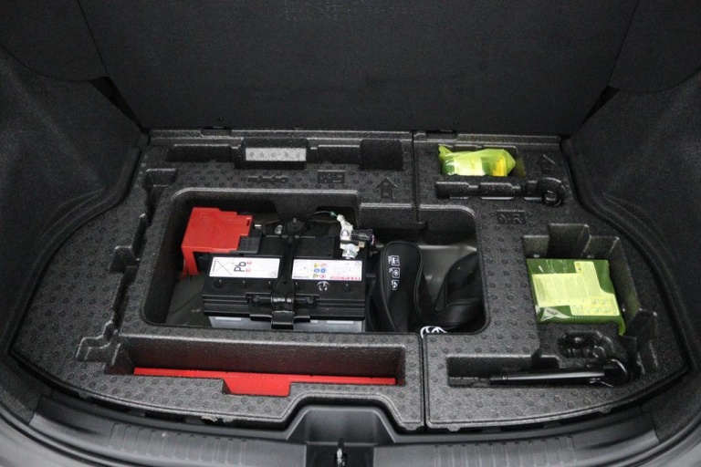 Toyota Yaris - 1.6 GR Premium 27