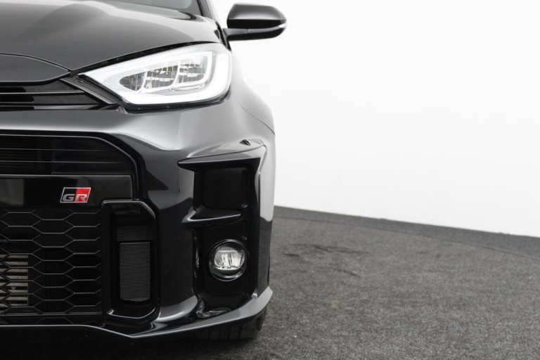 Toyota Yaris - 1.6 GR Premium 41