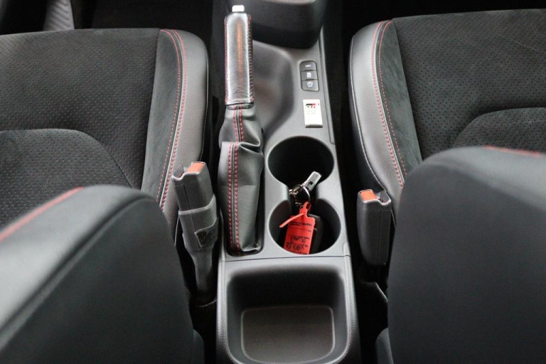 Toyota Yaris - 1.6 GR Premium 5