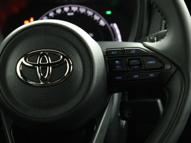 Toyota Aygo X - 1.0 VVT-i MT Play