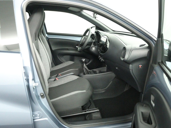 Toyota Aygo X - 1.0 VVT-i MT Play