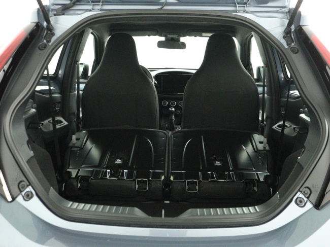 Toyota Aygo X - 1.0 VVT-i MT Play