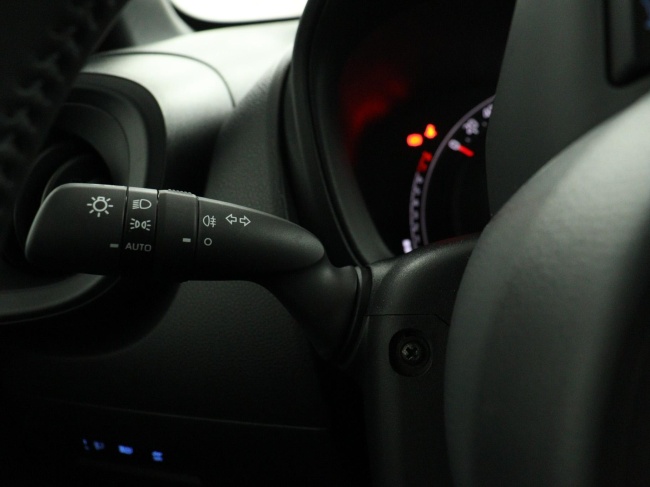 Toyota Aygo X - 1.0 VVT-i MT Play