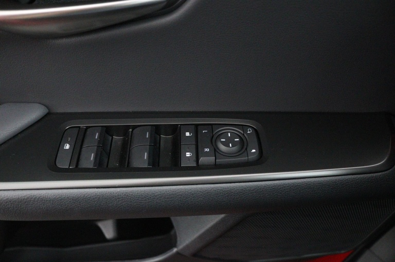 Lexus UX - 300h F SPORT Design 29