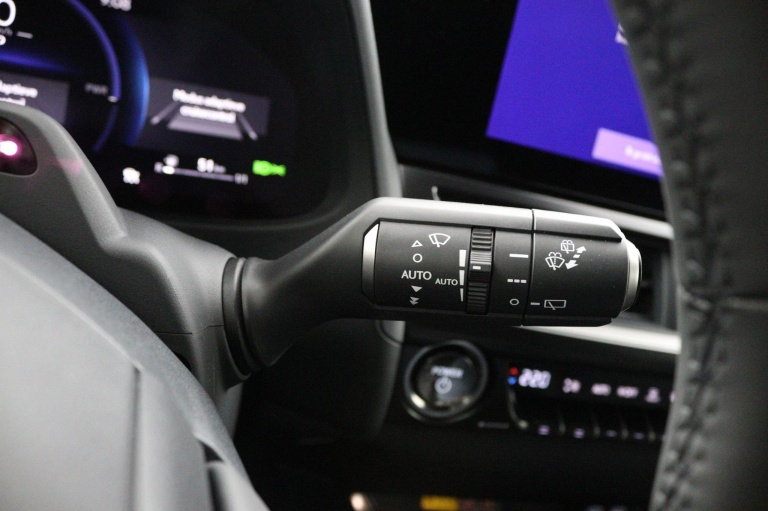 Lexus UX - 300h F SPORT Design 33